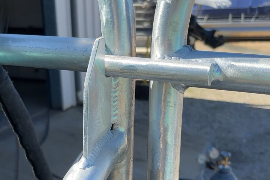 welded pontoon gate and latch
